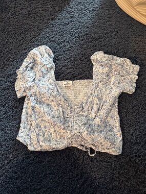 Hollister Light Blue and White Floral Tie-Front Crop Top